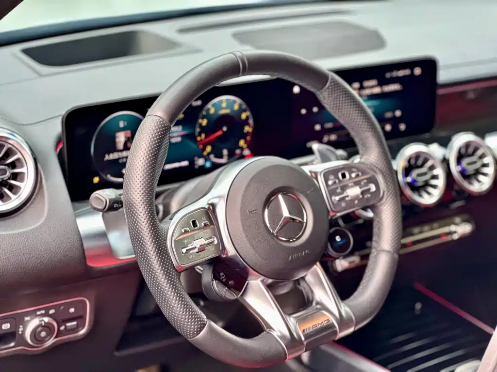 MERCEDES-BENZ GLB AMG