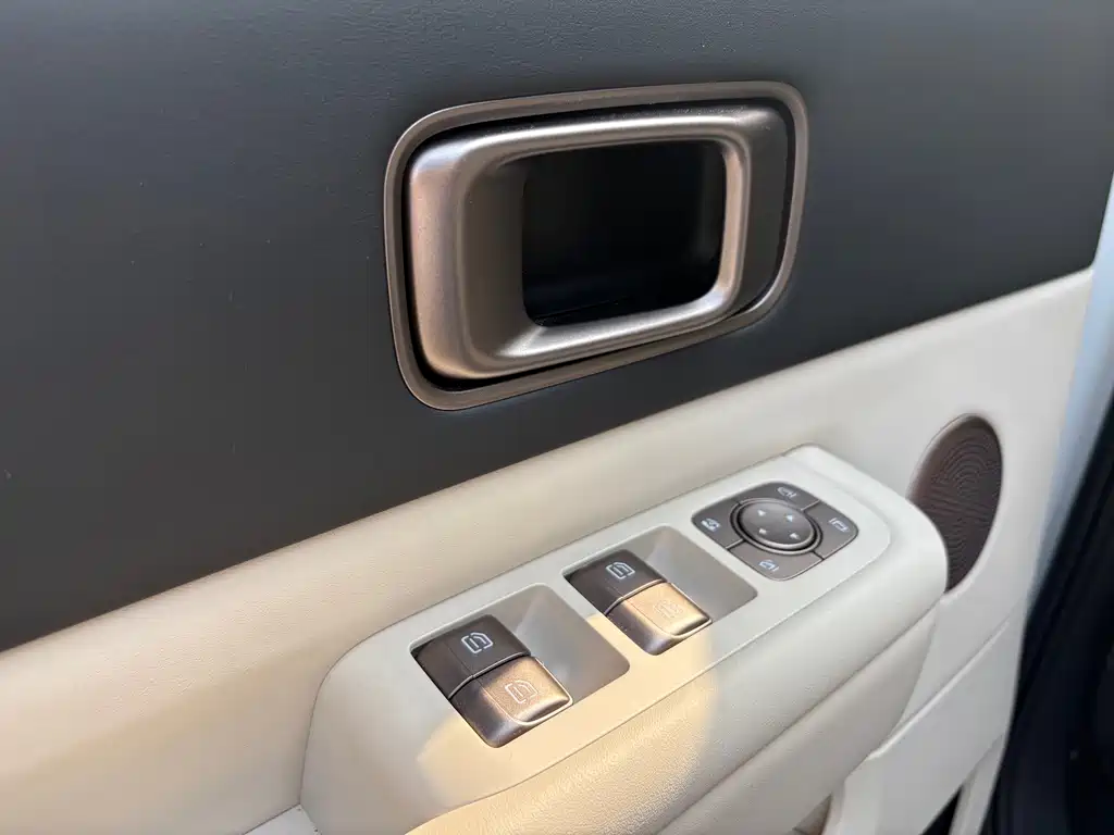 Li Auto Li MEGA — миниатюра 11