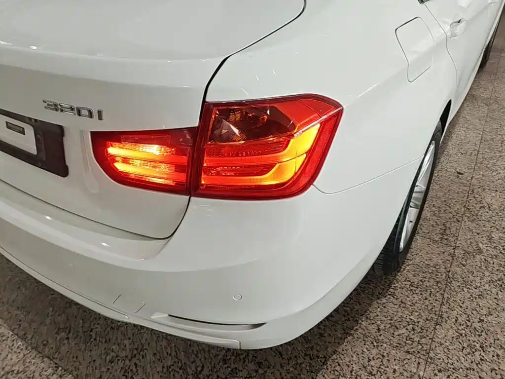 BMW 3 Series — миниатюра 8