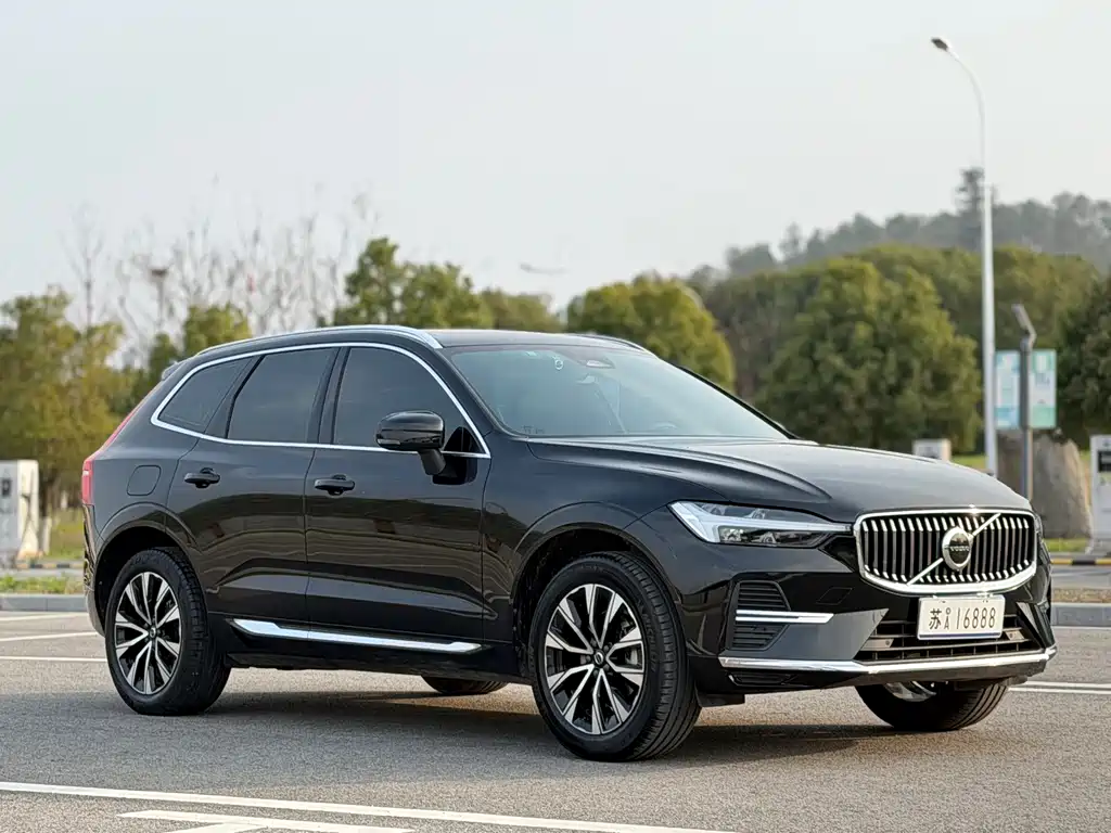 Volvo XC60 2024 — фото 3
