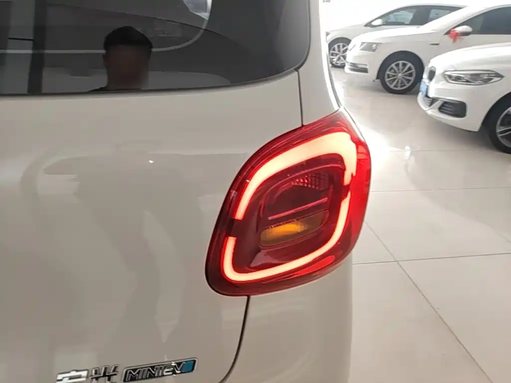 Wuling MINIEV — миниатюра 8