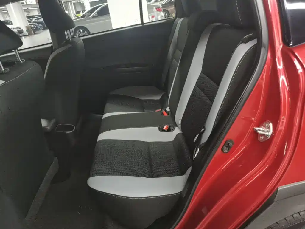 Toyota Yaris L — миниатюра 17