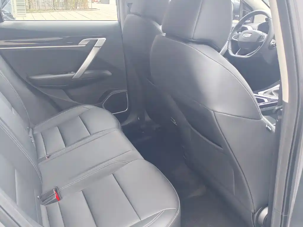 Geely Binyue — миниатюра 14