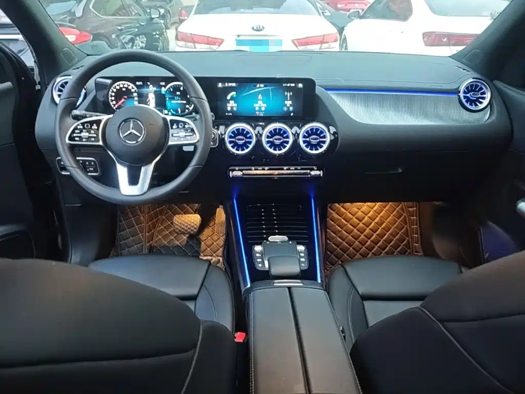 Mercedes-Benz GLA — миниатюра 10