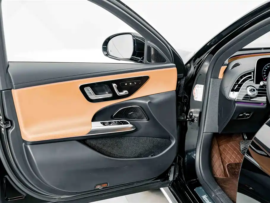 Mercedes-Benz E-Class — миниатюра 16