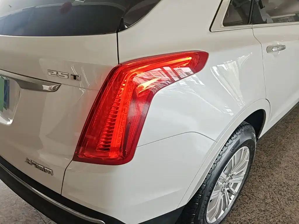 Cadillac XT5 — миниатюра 8