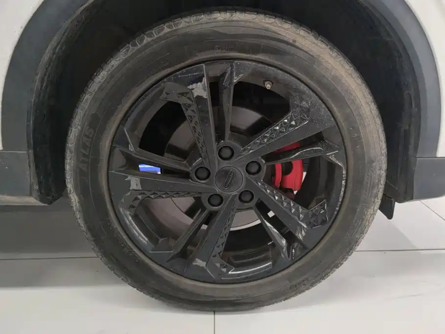 Geely Binyue — миниатюра 6