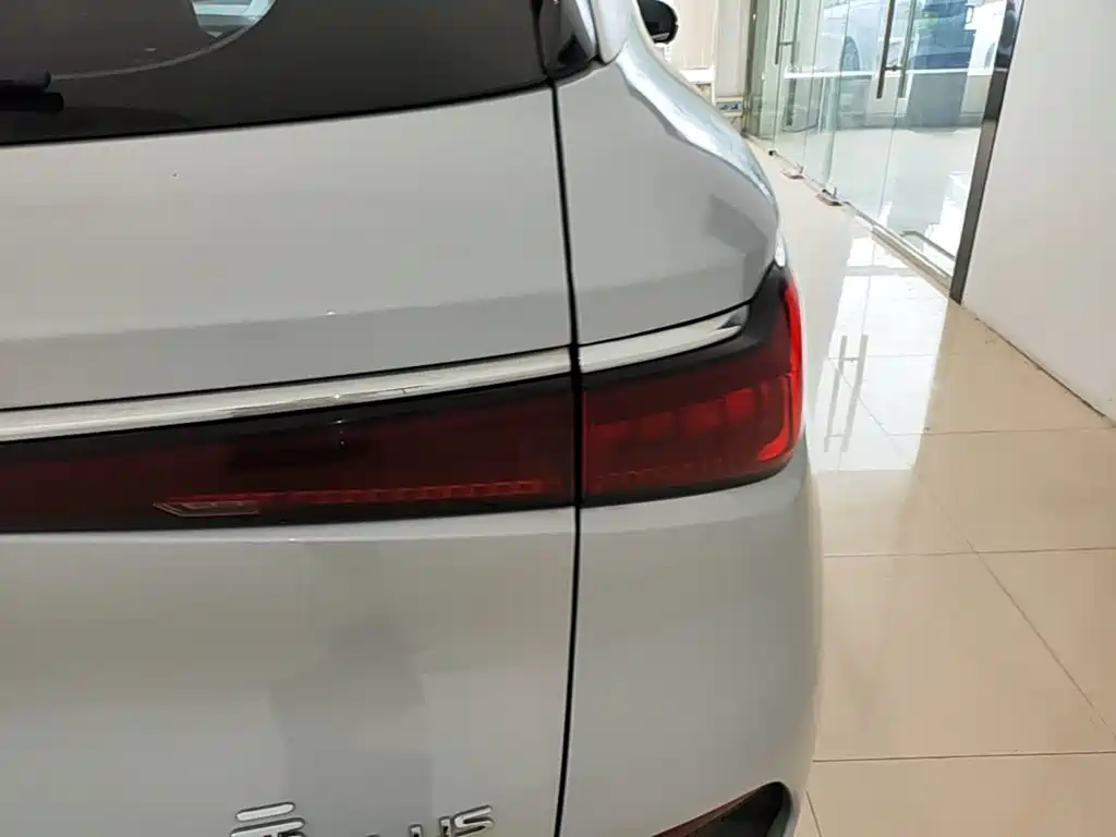 BYD Yuan Plus — миниатюра 8