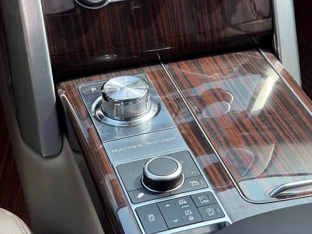 Land Rover Range Rover — миниатюра 17