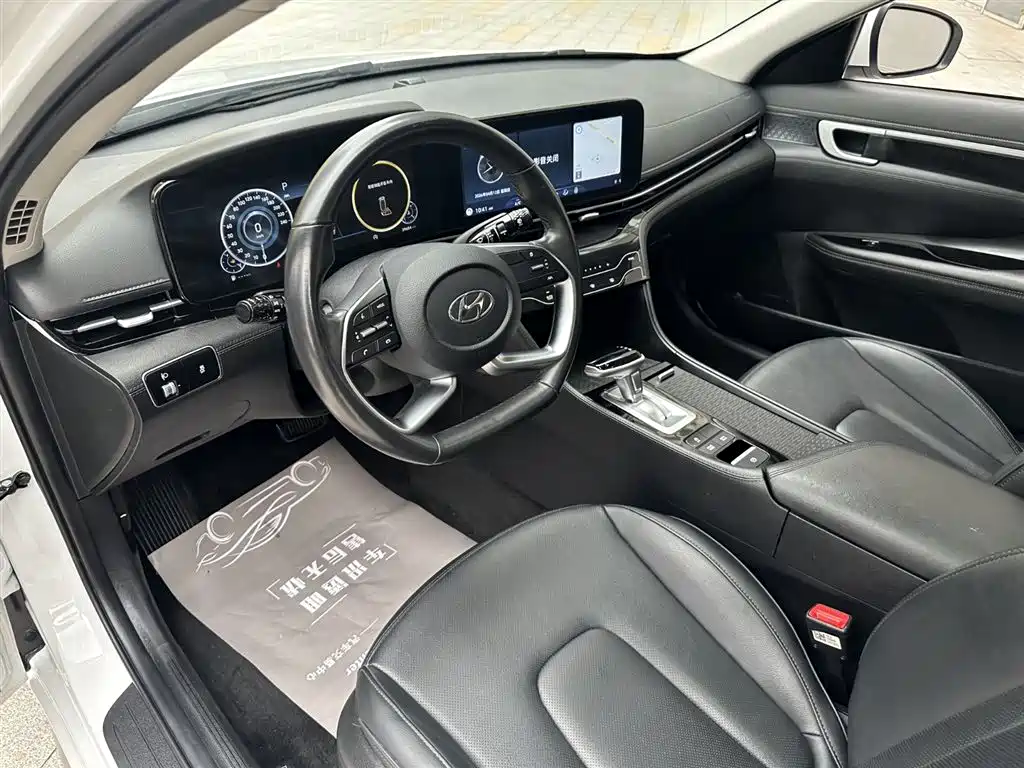 Hyundai Mistra 2021 1.8L CVT LUX Luxury