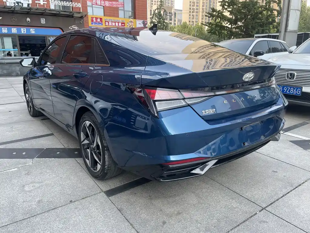 Hyundai Elantra — миниатюра 6
