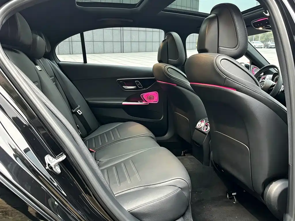 Mercedes-Benz C-Class — миниатюра 15