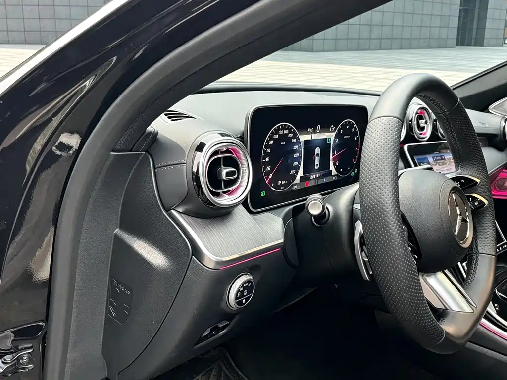 Mercedes-Benz C-Class — миниатюра 7
