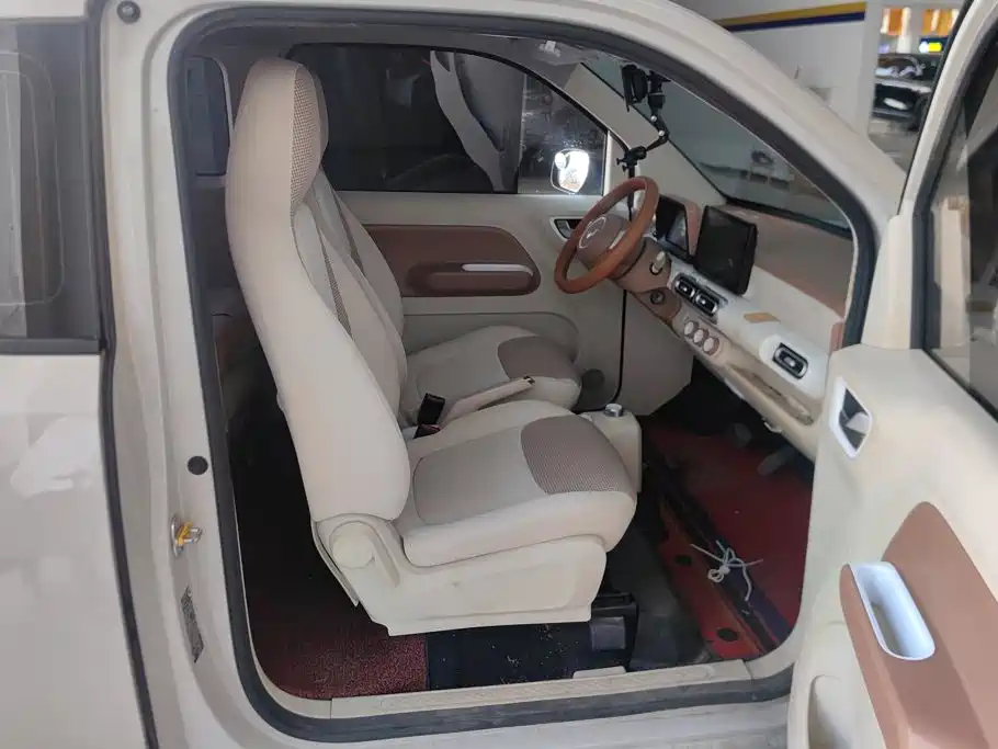Wuling MINIEV — миниатюра 8