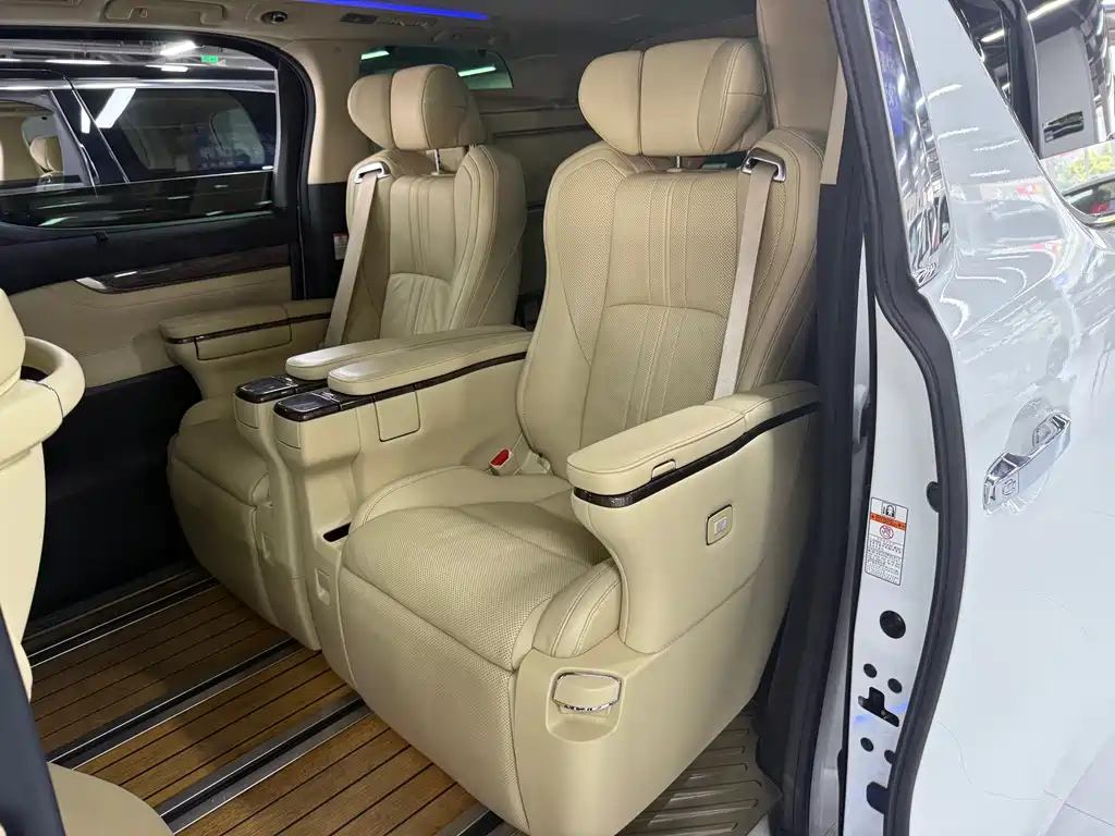 Toyota Alphard 2021 2.5L Luxury