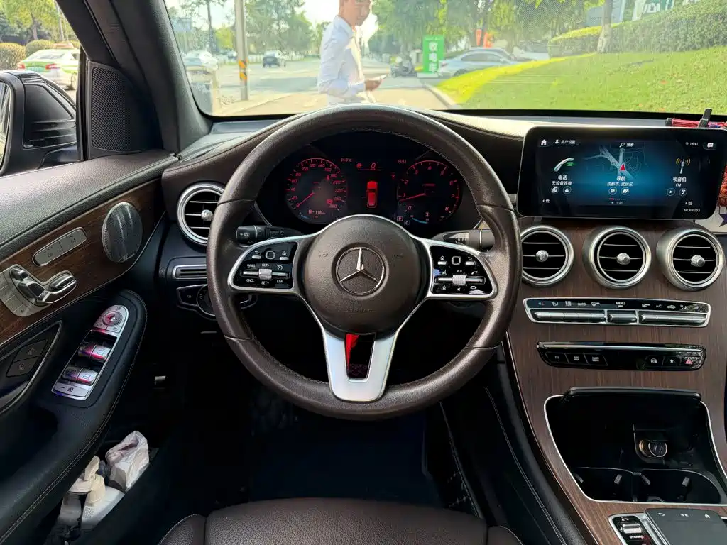 Mercedes-Benz GLC — миниатюра 14