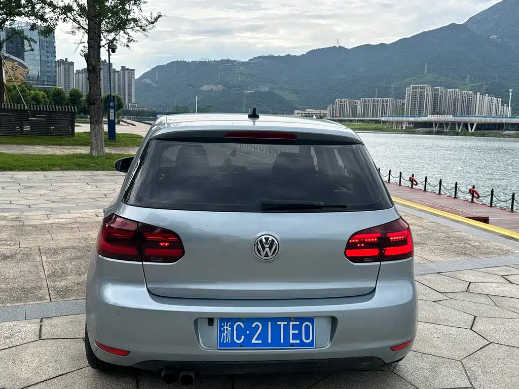 Volkswagen Golf 2010 1.4TSI MT Comfort