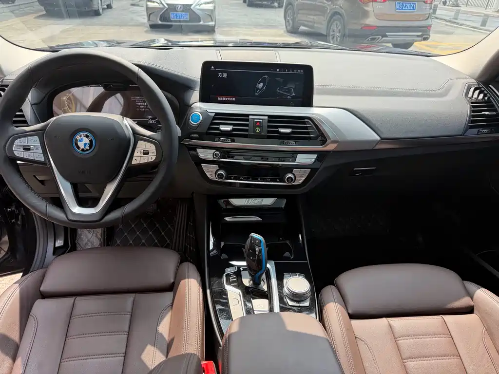 BMW iX3 — миниатюра 6