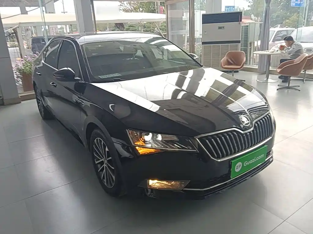Skoda Superb — миниатюра 4
