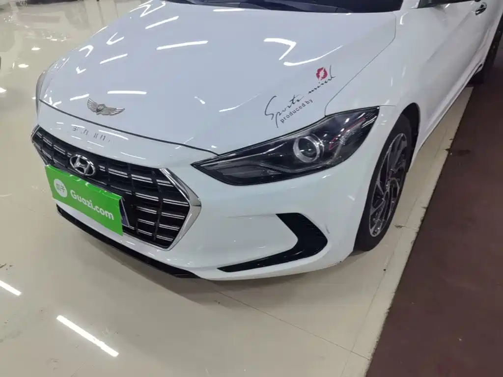 Hyundai Elantra — миниатюра 24