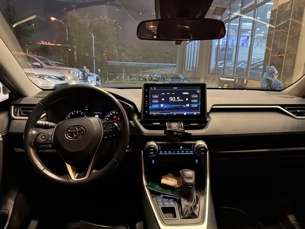 Toyota Wildlander — миниатюра 10