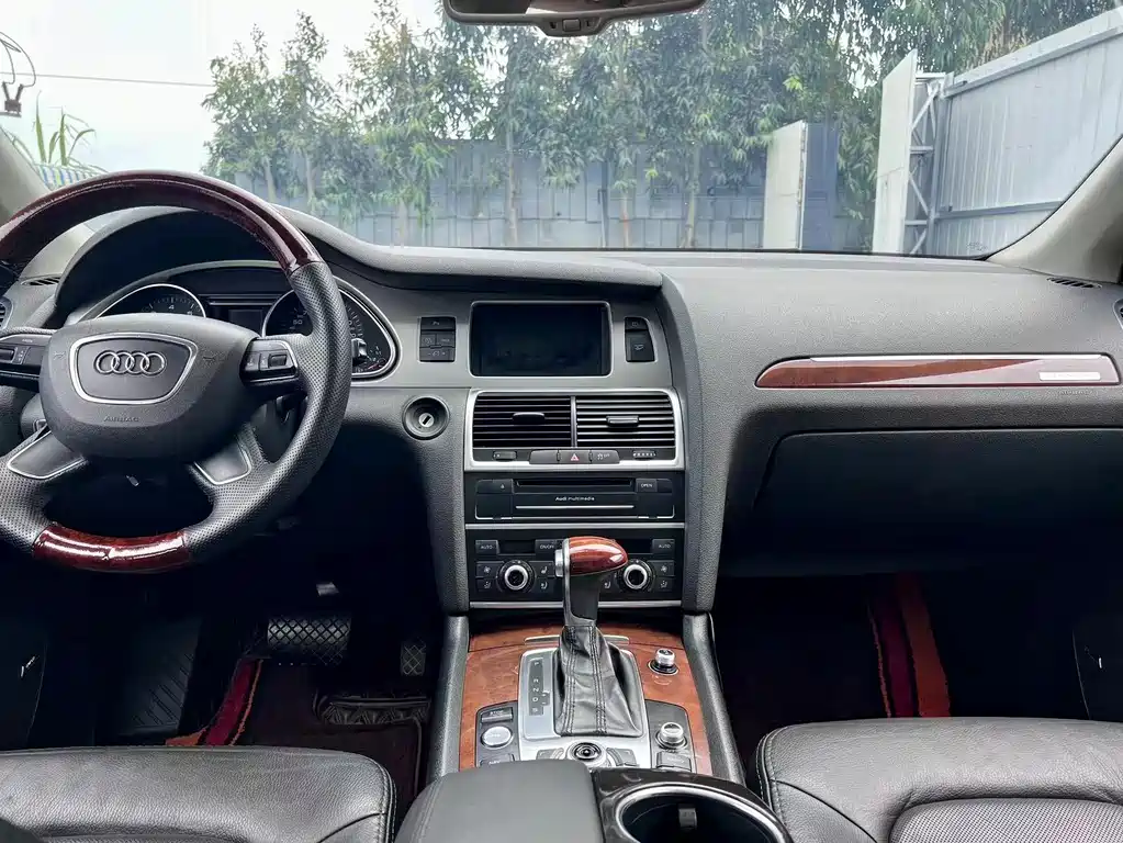 Audi Q7 — миниатюра 11