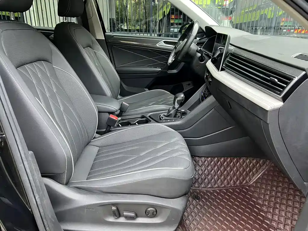 Volkswagen Tiguan L — миниатюра 14