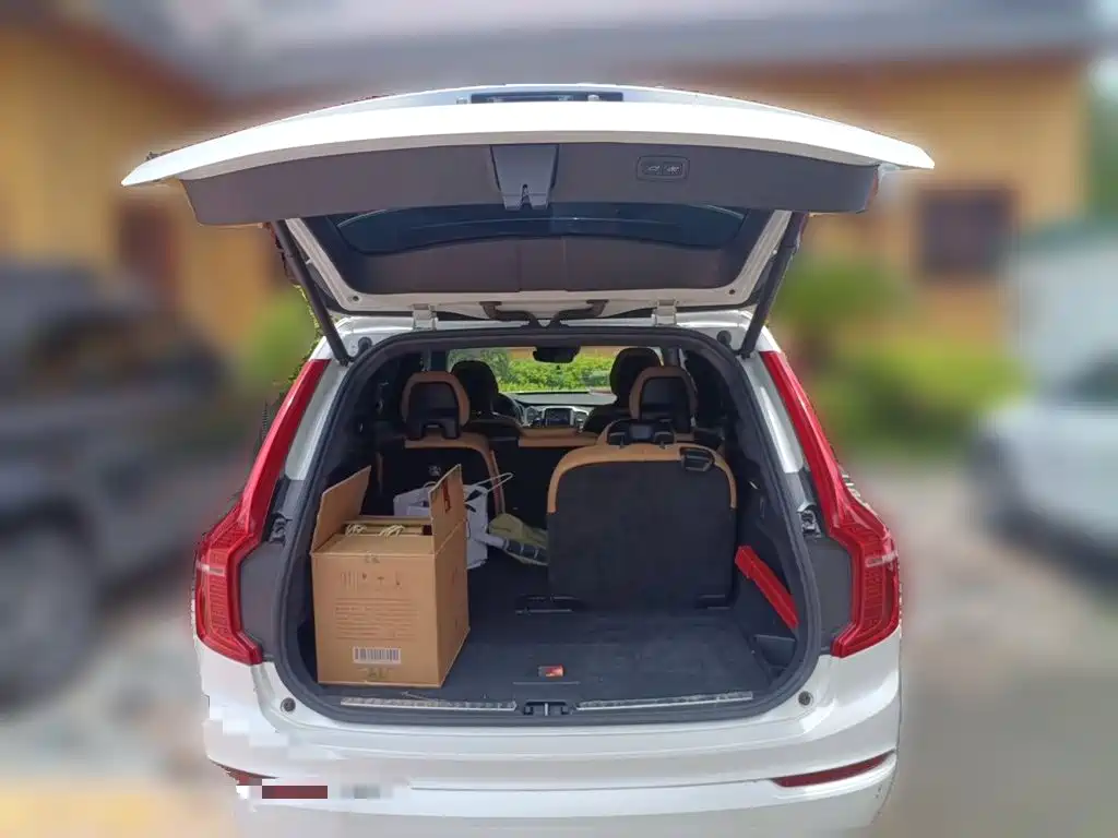Volvo XC90 — миниатюра 20
