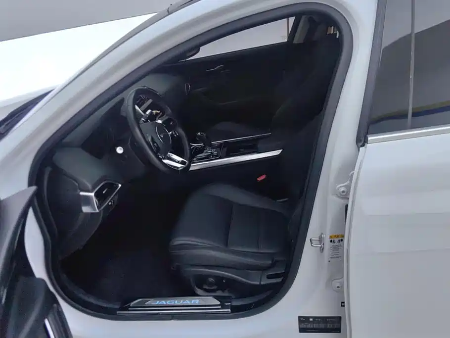 Jaguar XEL — миниатюра 9