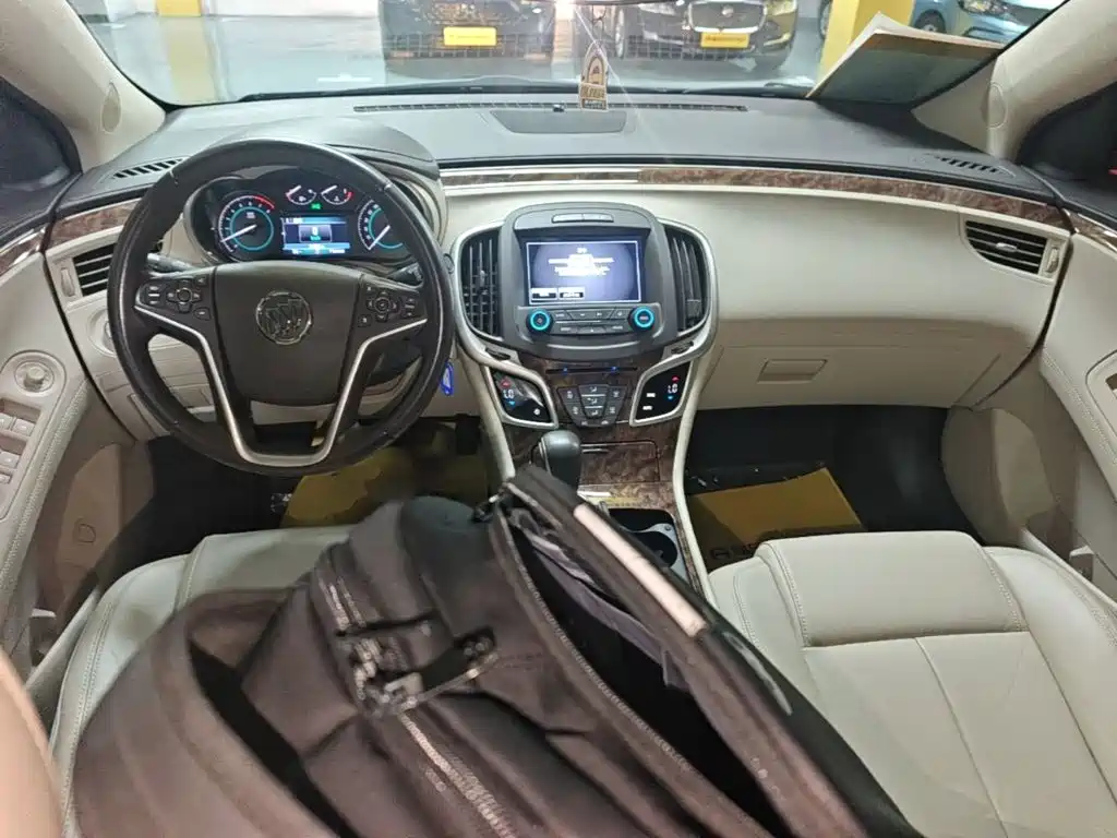 Buick LaCrosse — миниатюра 10