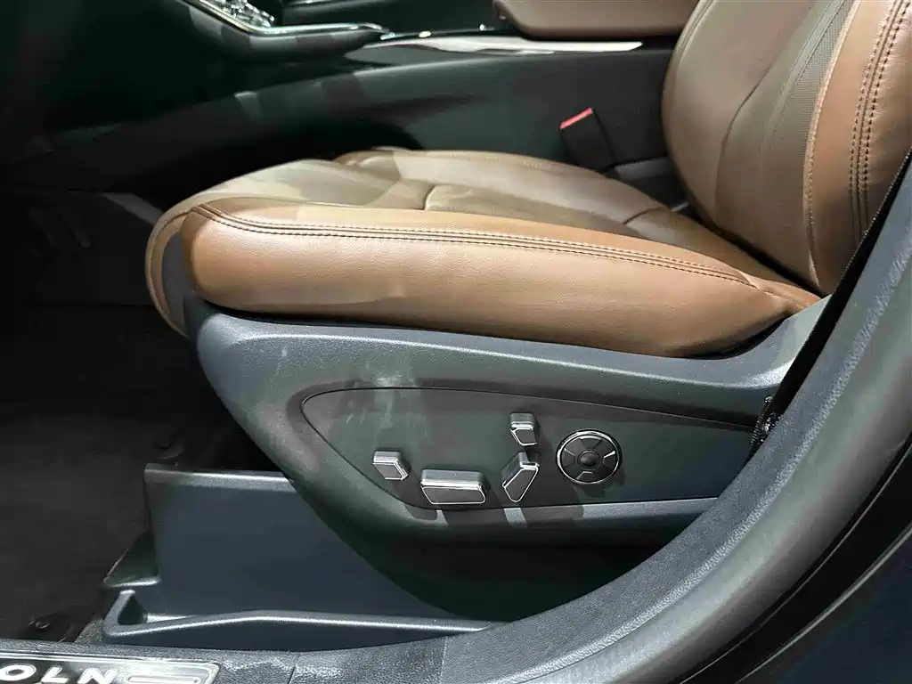 Lincoln Nautilus 2021 2.7T