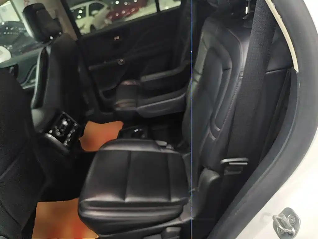 Lincoln Aviator — миниатюра 17