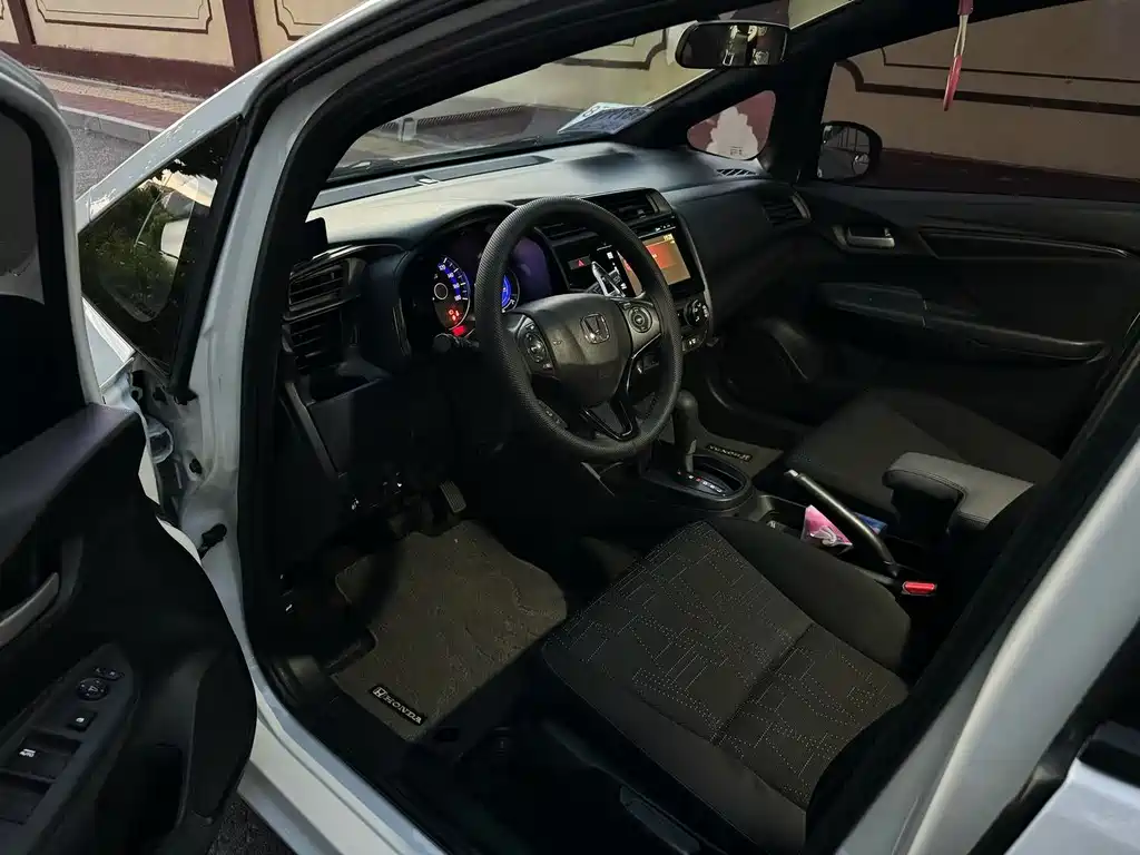 Honda Fit — миниатюра 4