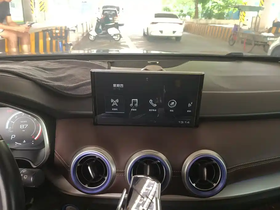 Wey Wey VV6 — миниатюра 13