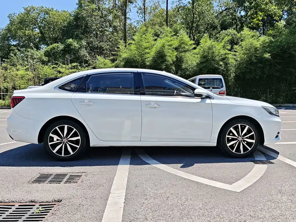 Roewe i6 Classic 20T Auto Flagship Edition, фото 9