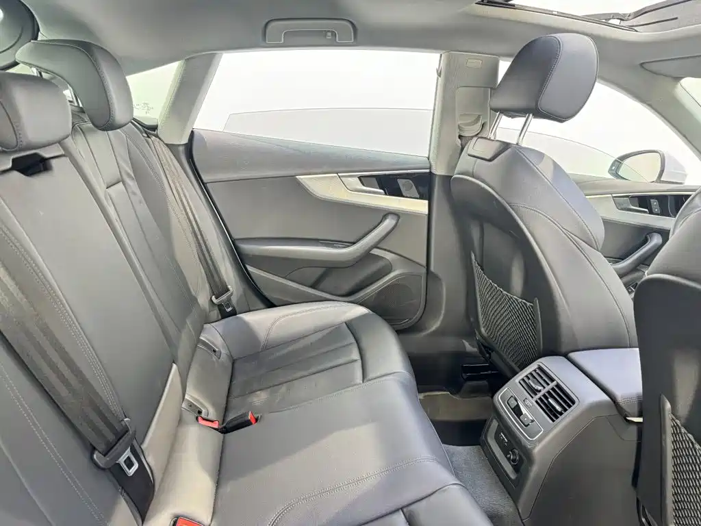 Audi A5 (Import) — миниатюра 8