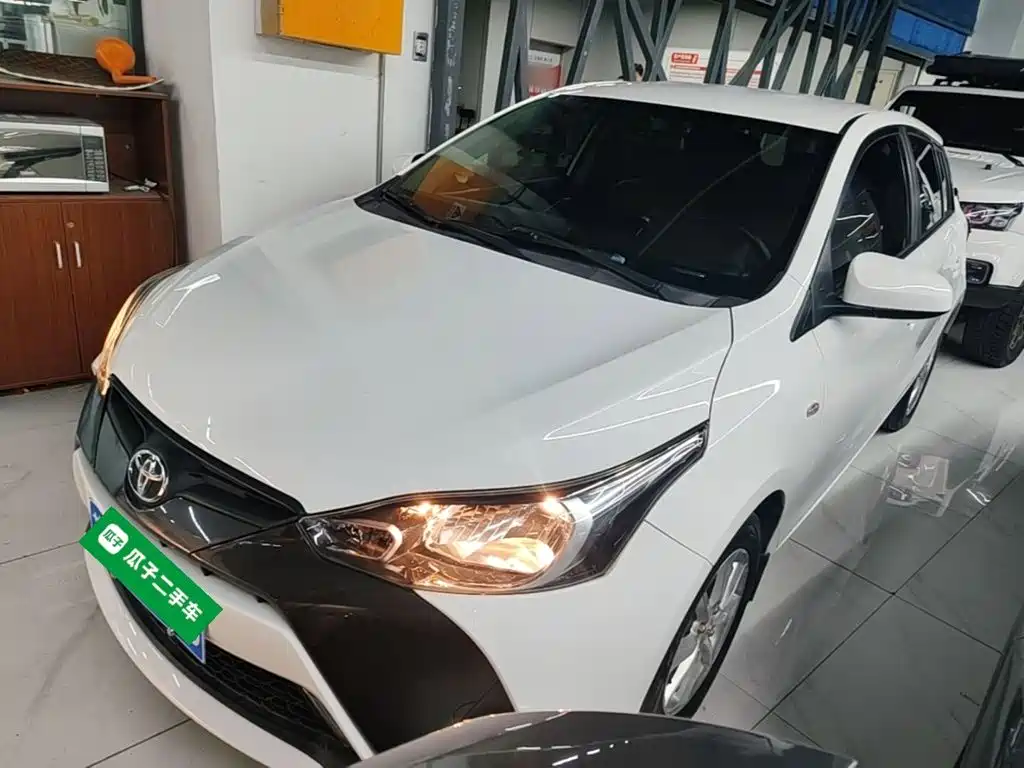 Toyota Yaris L — миниатюра 2