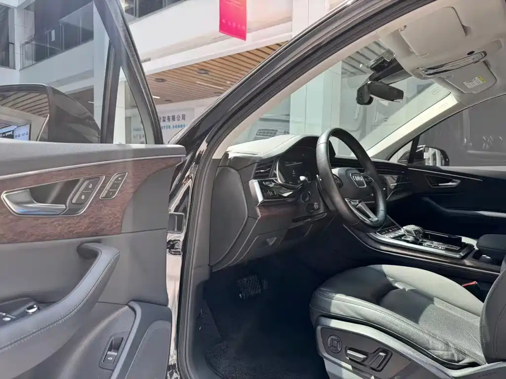 Audi Q7 — миниатюра 9
