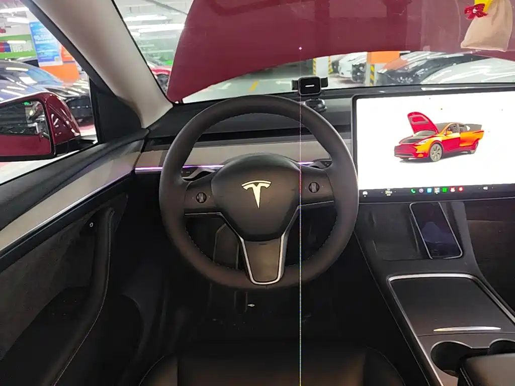 Tesla Model Y — миниатюра 11