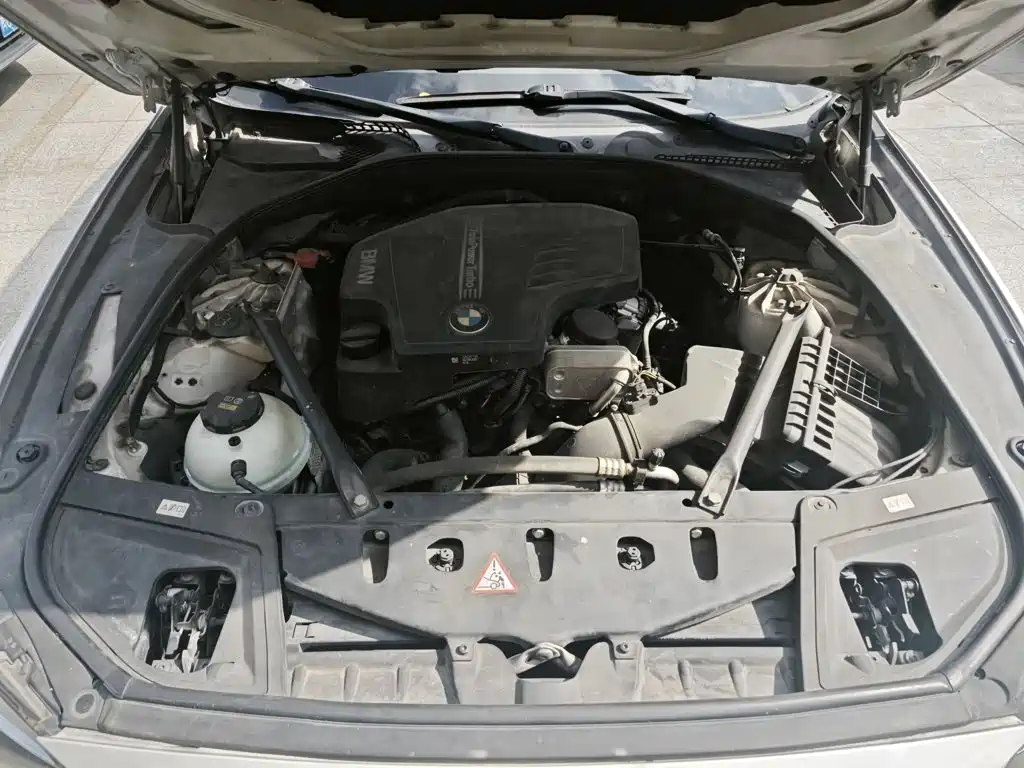 BMW 5 Series — миниатюра 16