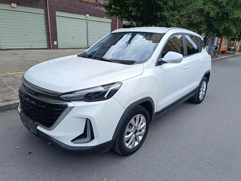 BAIC X3