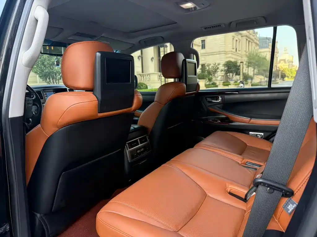 Lexus LX — миниатюра 7