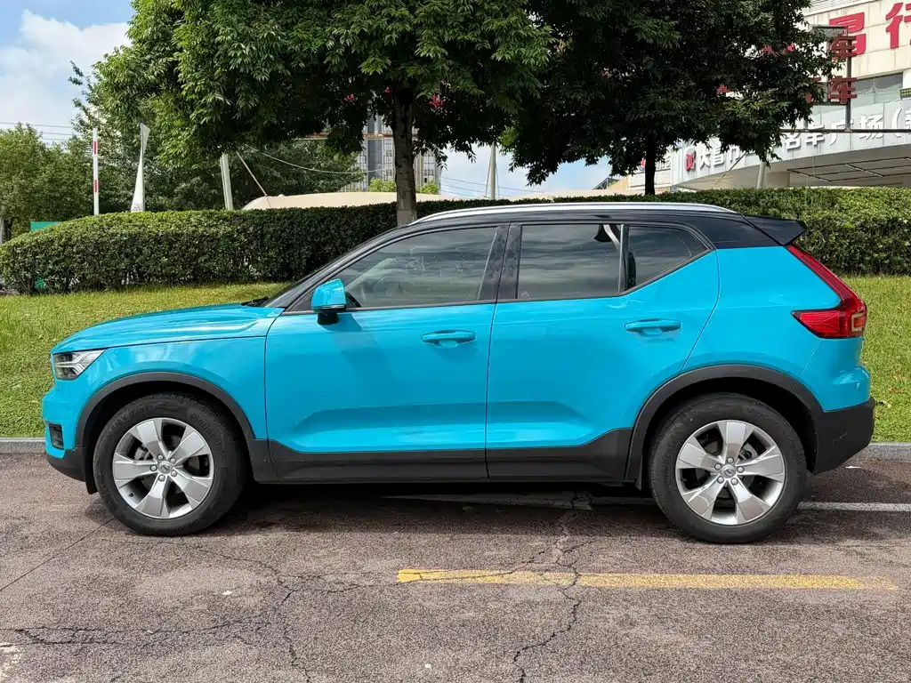 Volvo XC40 — миниатюра 3