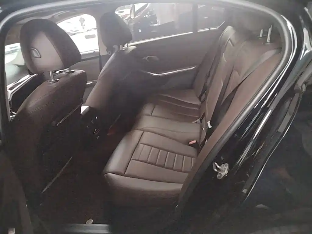 BMW 3 Series — миниатюра 17
