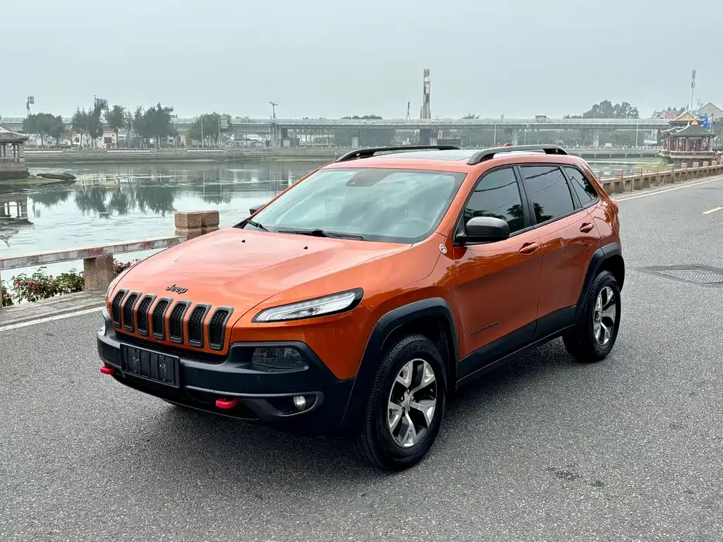 Купить Jeep Cherokee (Import)