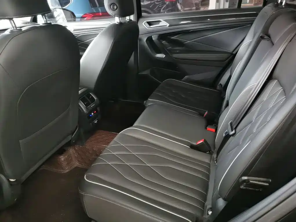 Volkswagen Tiguan L — миниатюра 17