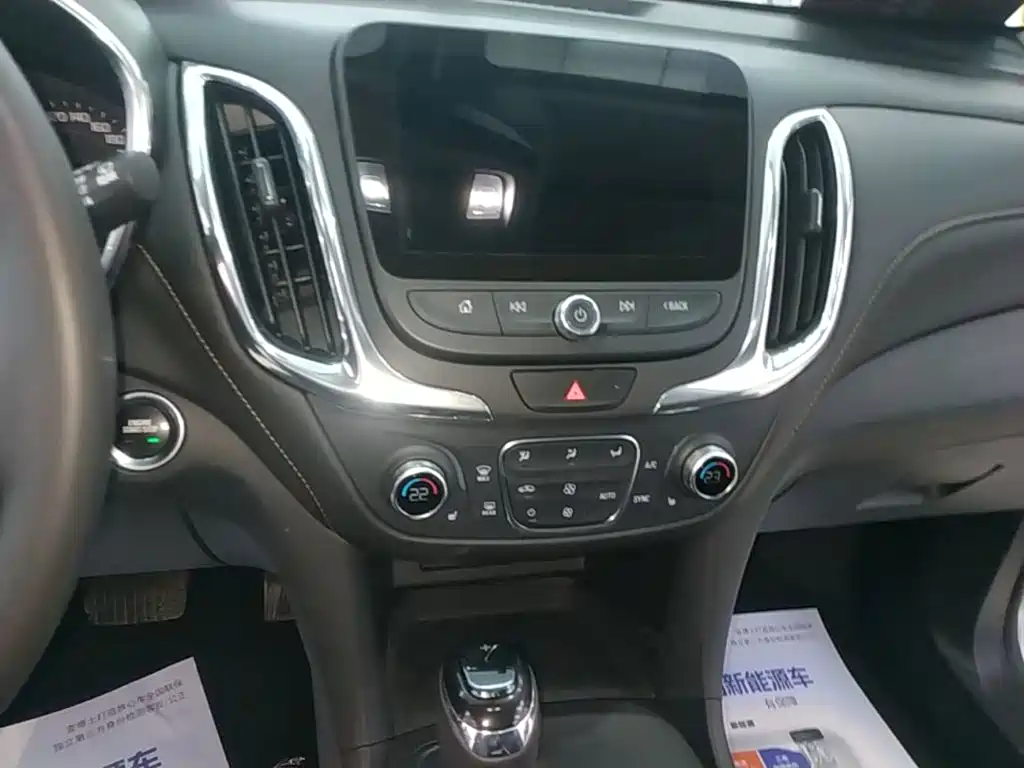 Chevrolet Equinox — миниатюра 13