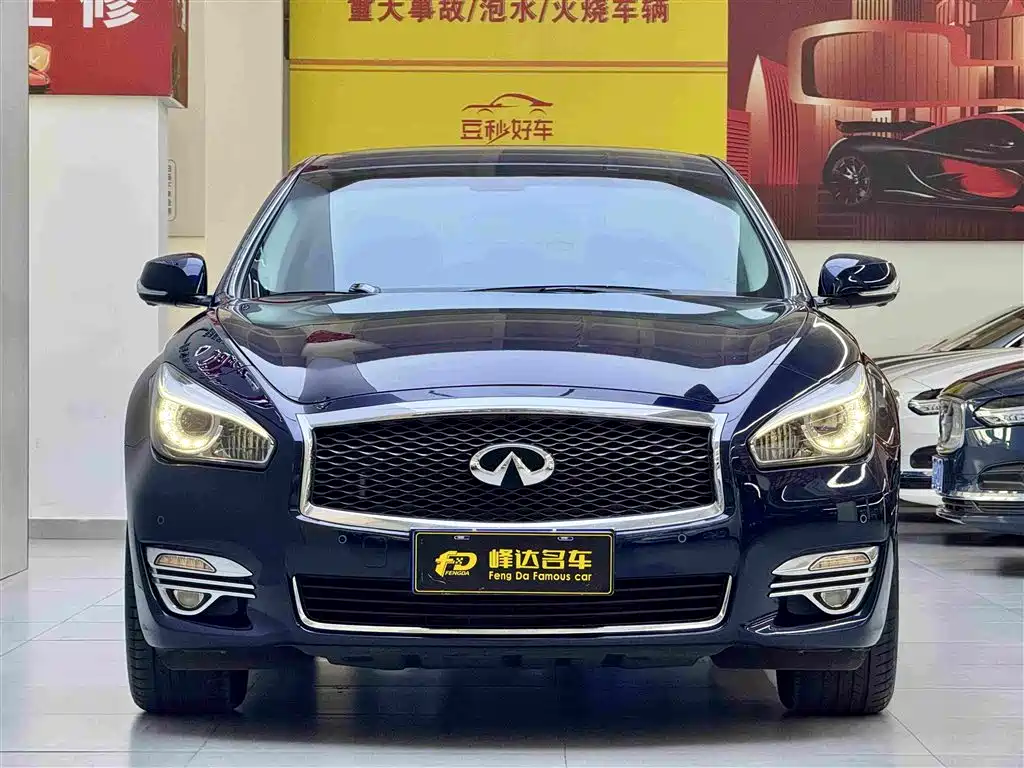 Infiniti Q70 — миниатюра 3