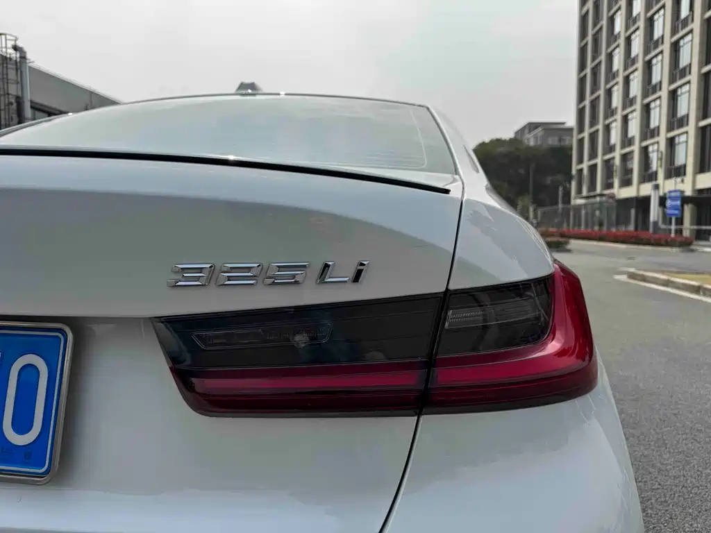 BMW 3 Series 3 2023 325Li M Sport