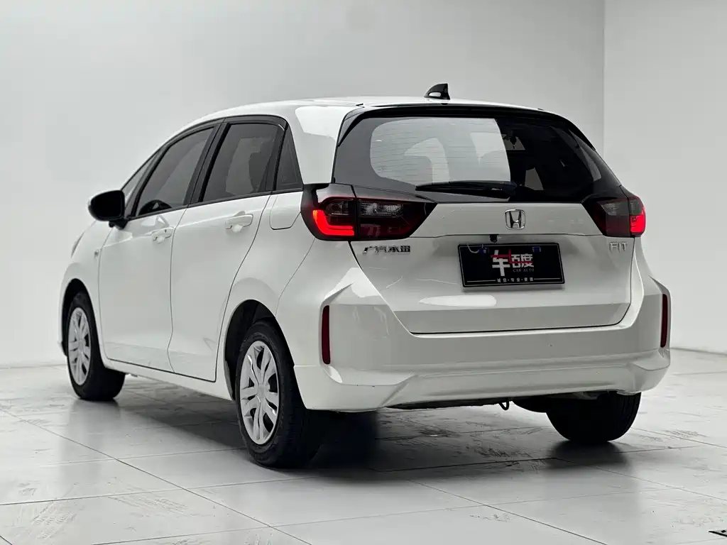 Honda Fit — миниатюра 6